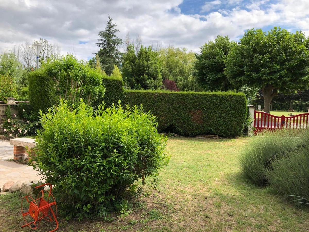Le Gite Du Canal Noyers-sur-Cher Exterior foto