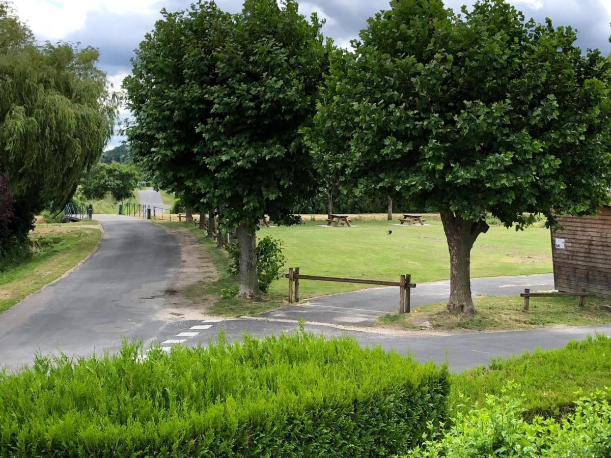 Le Gite Du Canal Noyers-sur-Cher Exterior foto